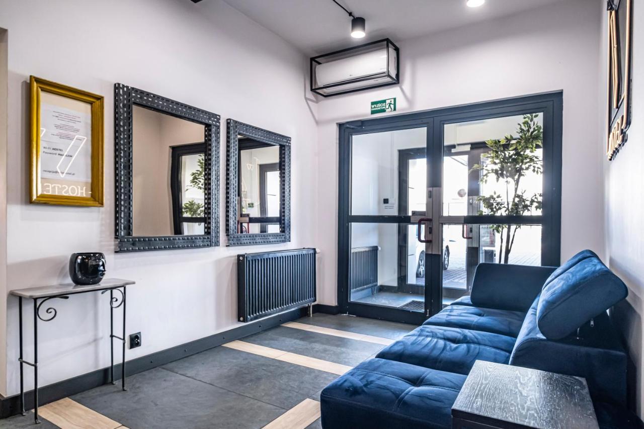 Vola Hostel Warsaw Exterior photo