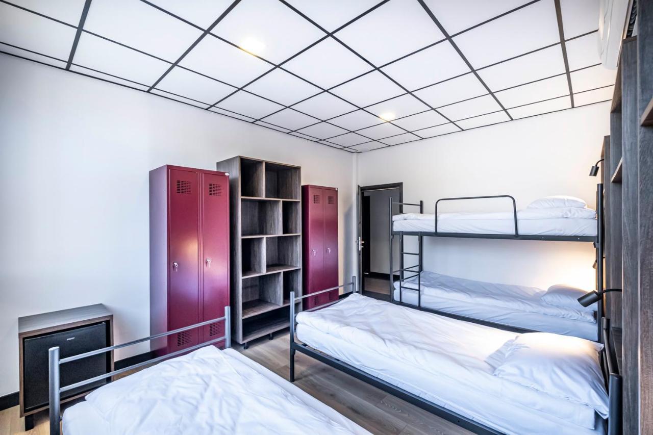 Vola Hostel Warsaw Exterior photo