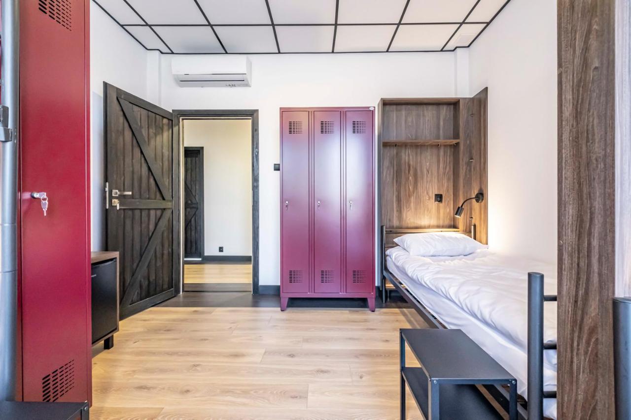 Vola Hostel Warsaw Exterior photo