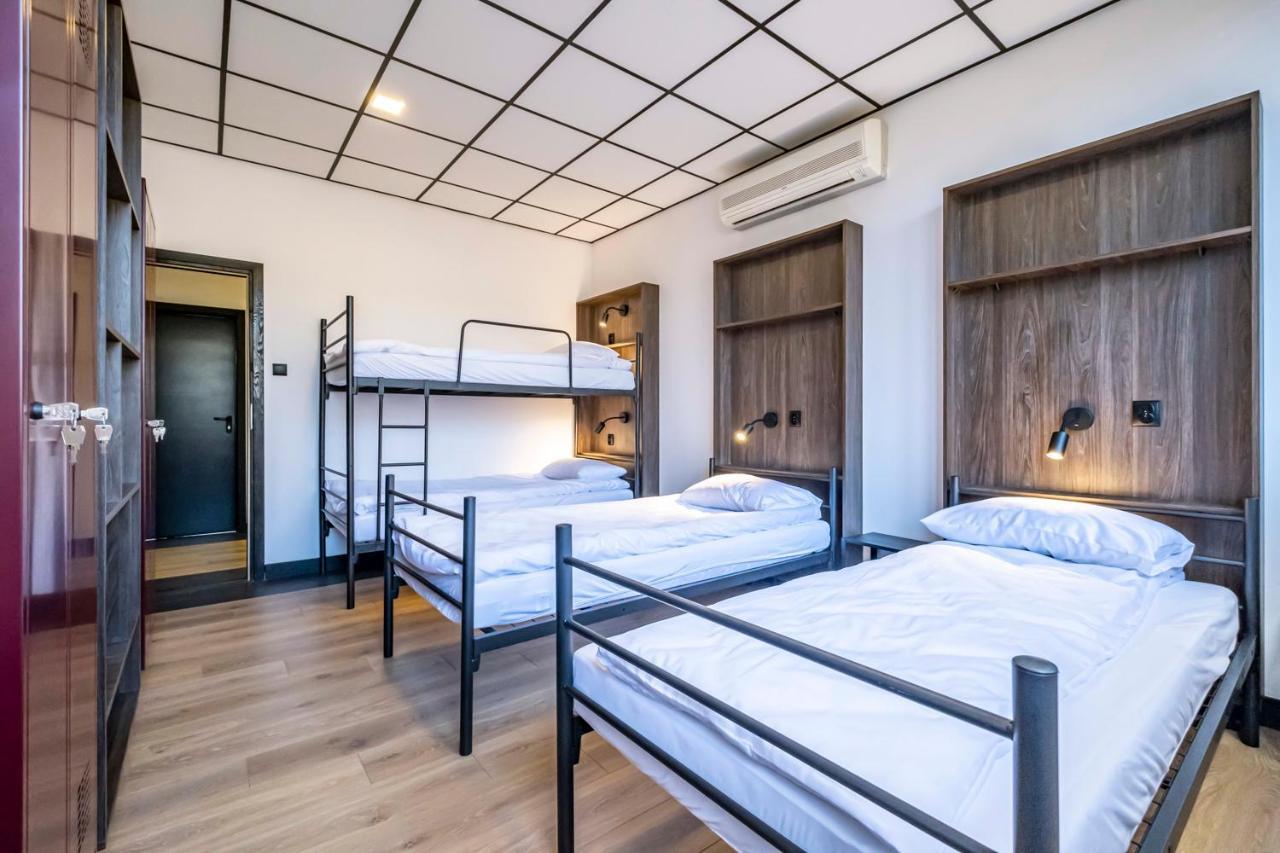 Vola Hostel Warsaw Exterior photo