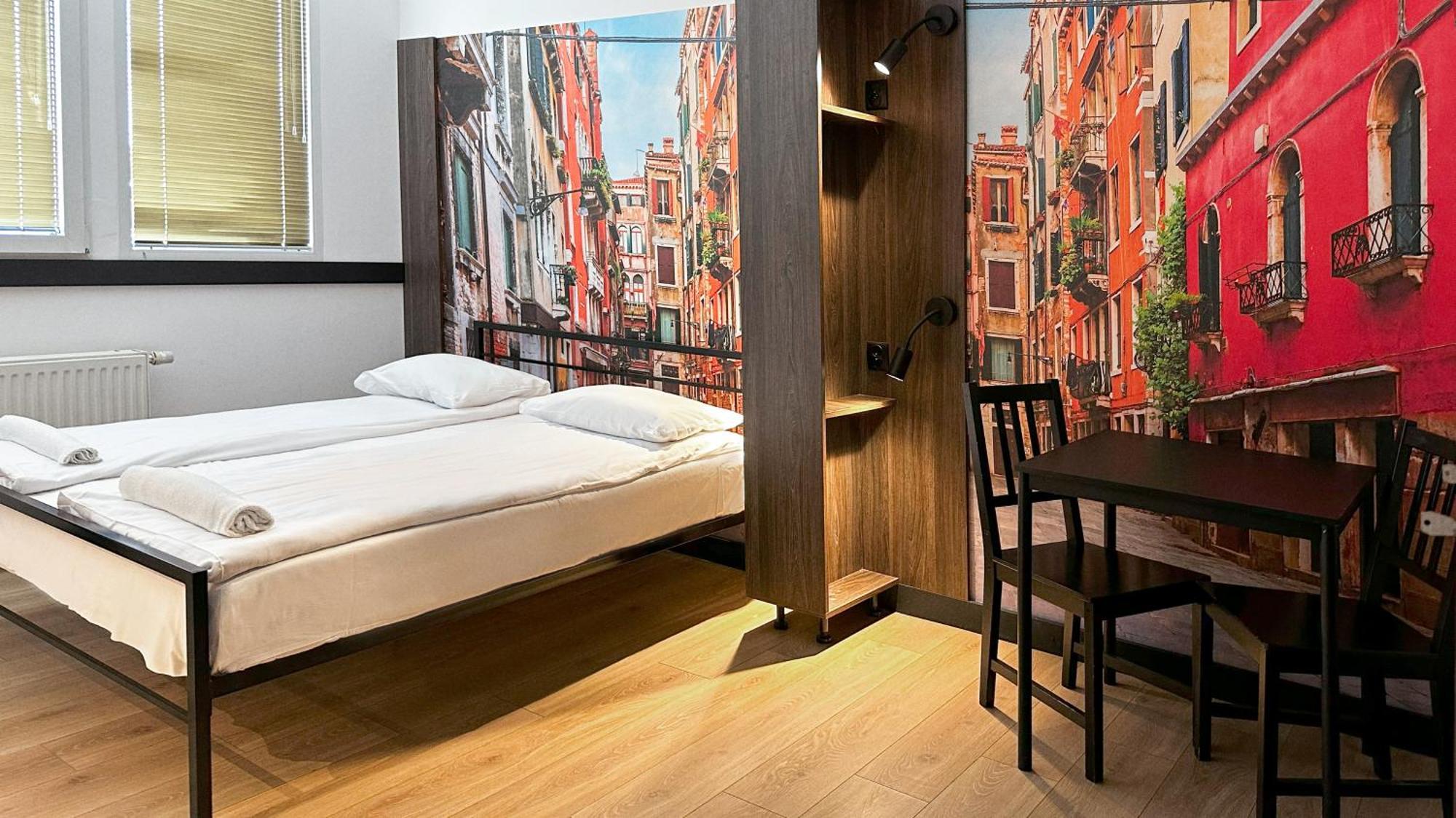 Vola Hostel Warsaw Exterior photo