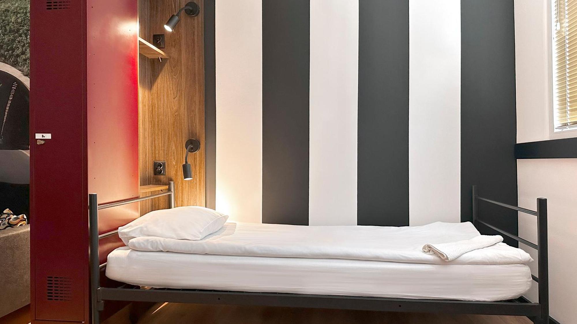Vola Hostel Warsaw Exterior photo