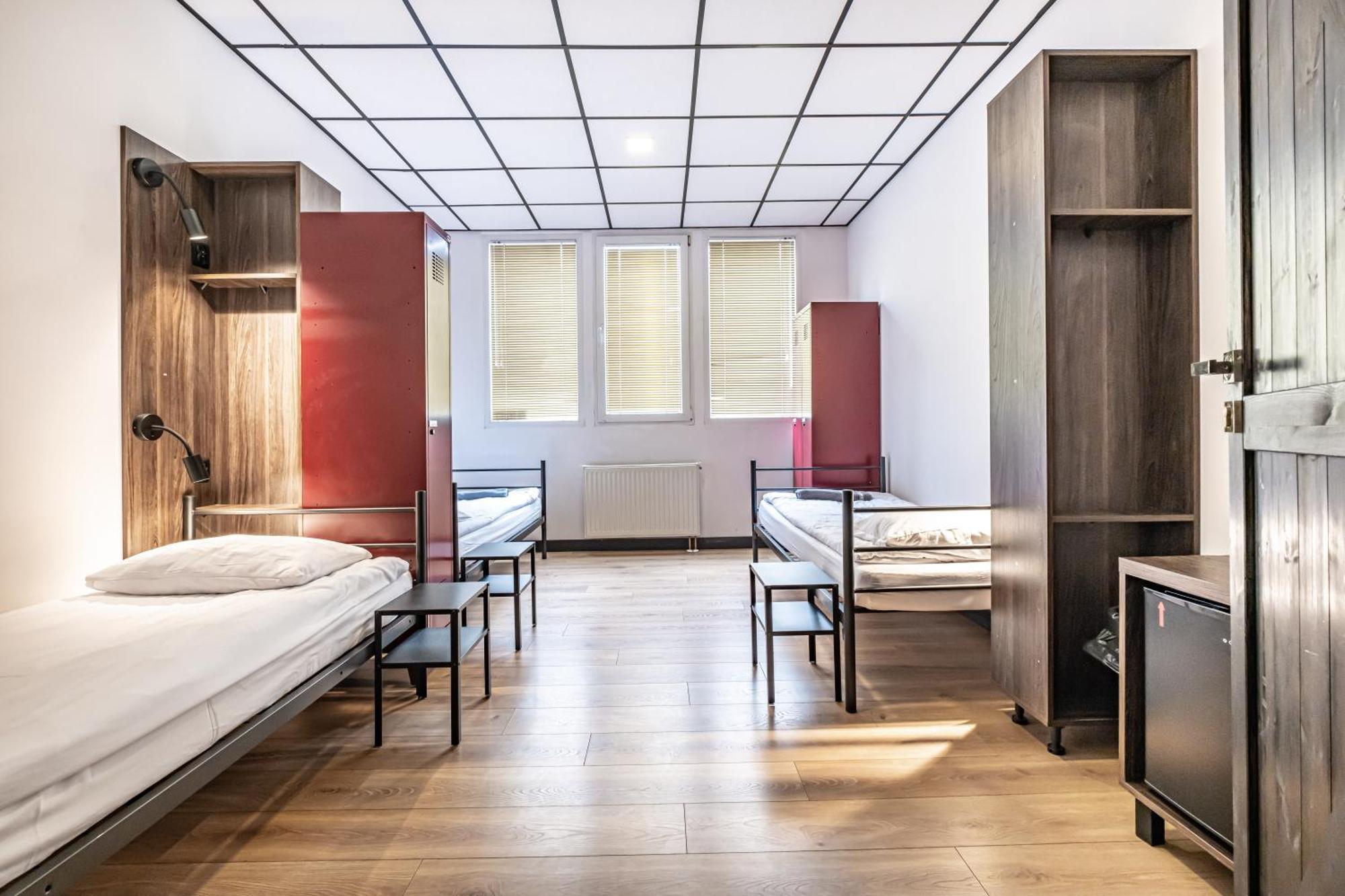 Vola Hostel Warsaw Exterior photo
