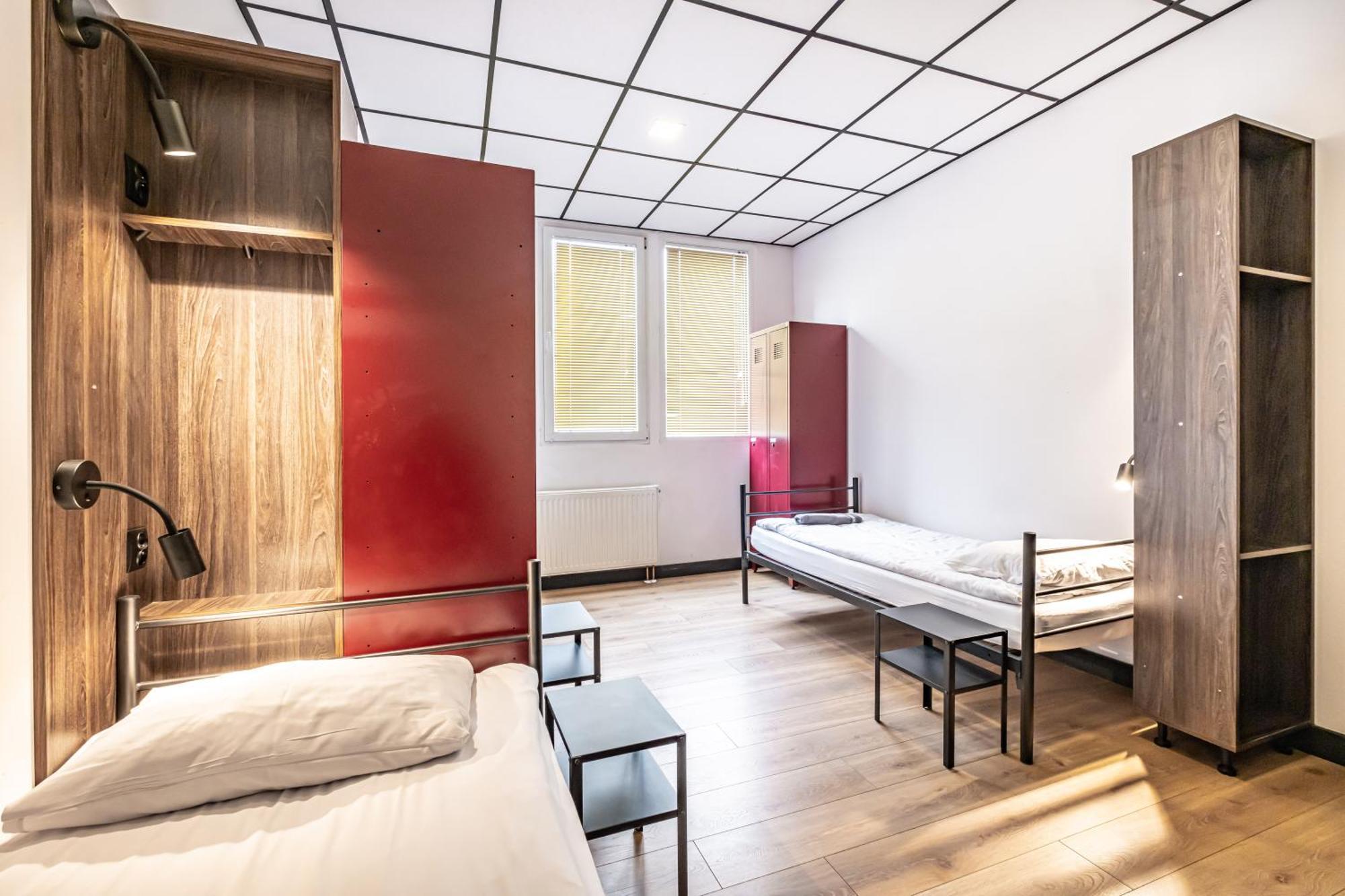 Vola Hostel Warsaw Exterior photo
