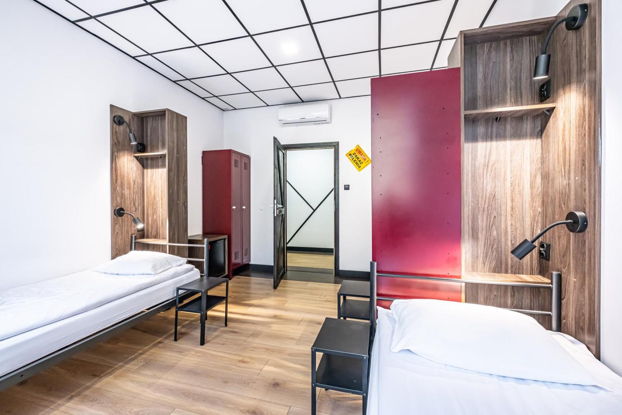 Vola Hostel Warsaw Exterior photo