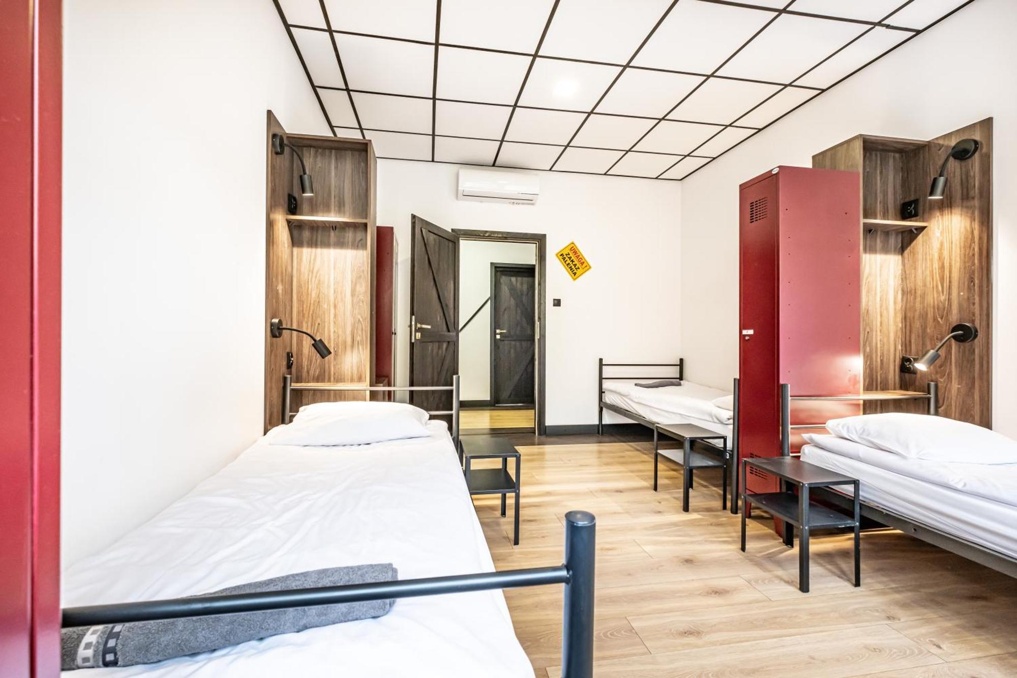 Vola Hostel Warsaw Exterior photo