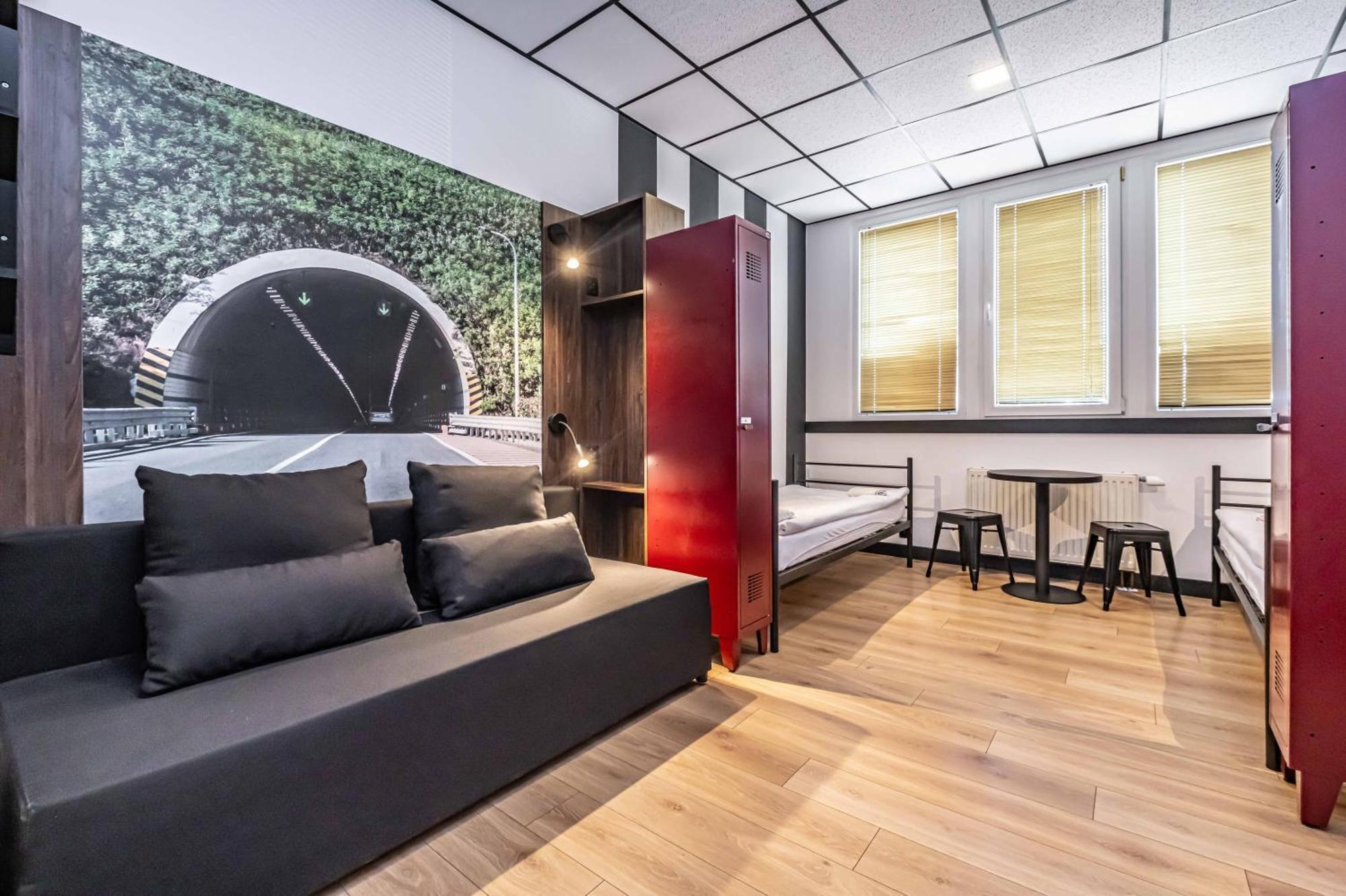 Vola Hostel Warsaw Exterior photo