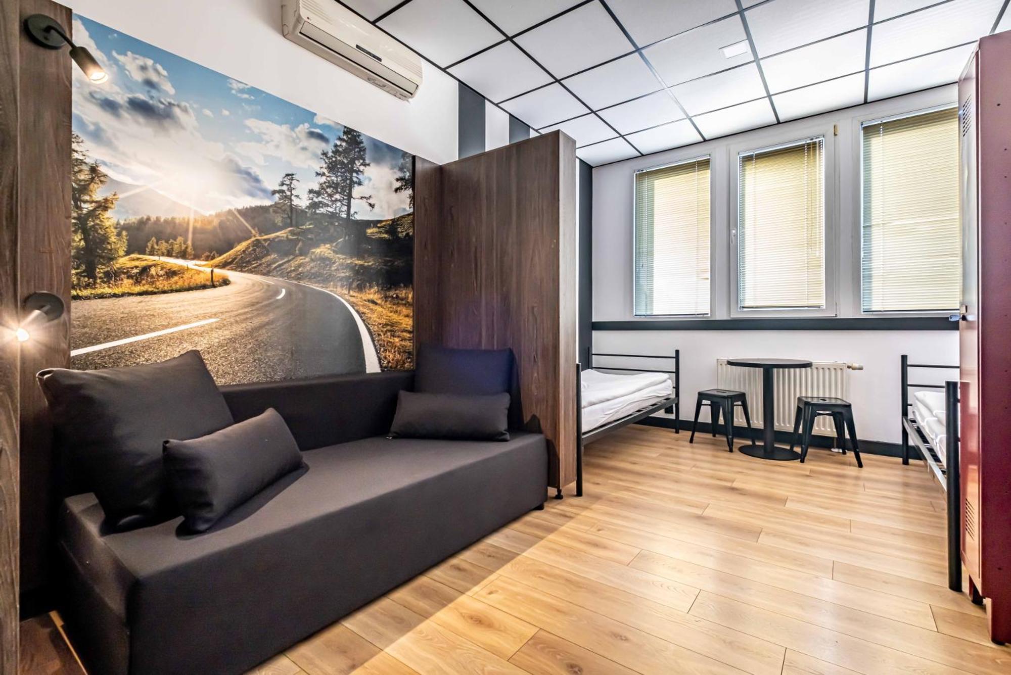 Vola Hostel Warsaw Exterior photo
