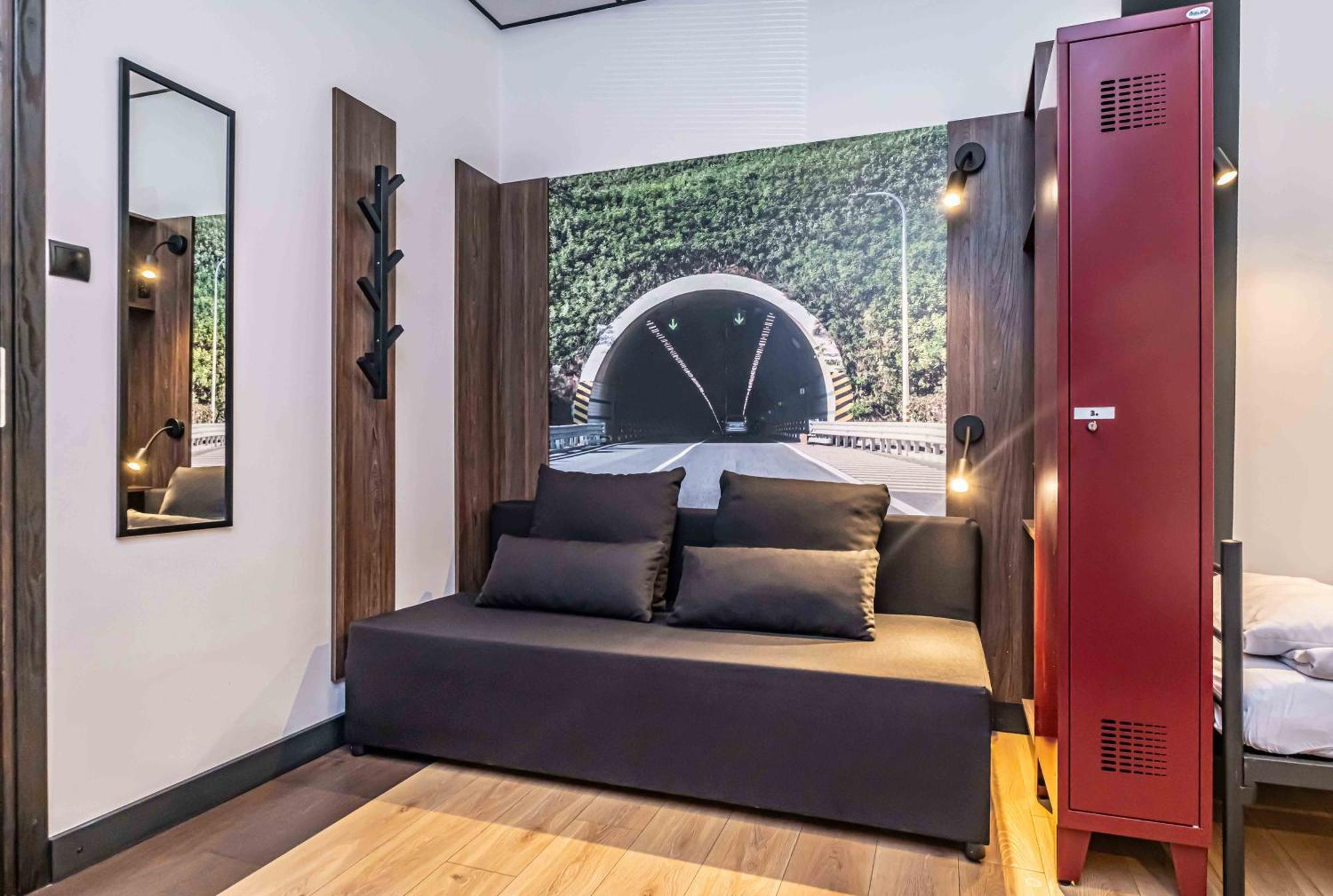 Vola Hostel Warsaw Exterior photo