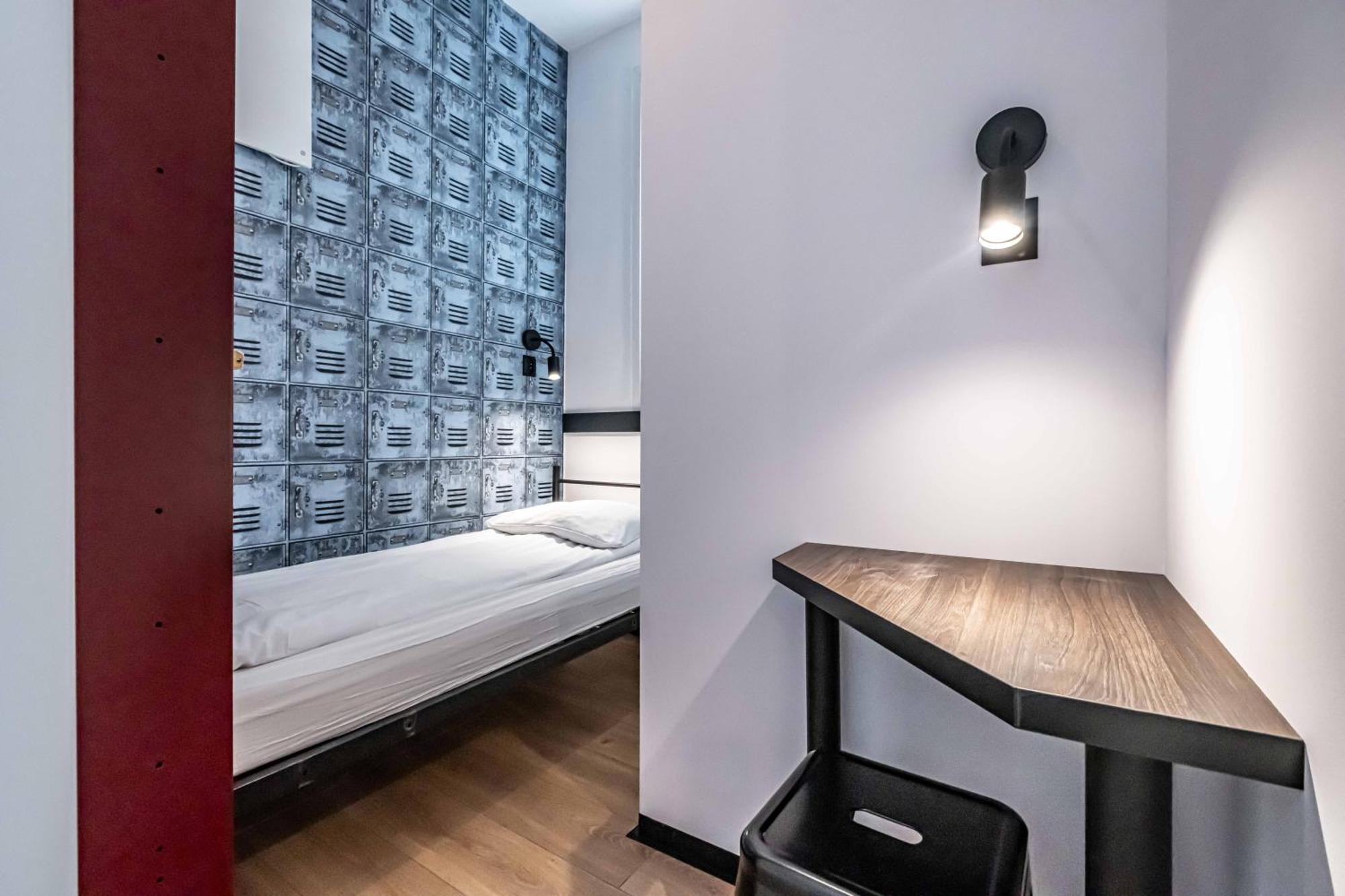 Vola Hostel Warsaw Exterior photo